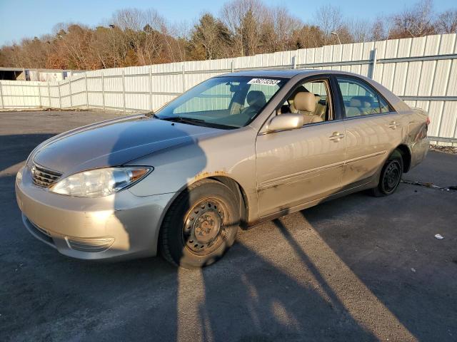 toyota camry le 2005 4t1be32k55u945287