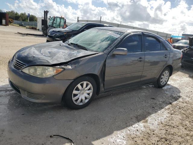 toyota camry le 2005 4t1be32k55u945399