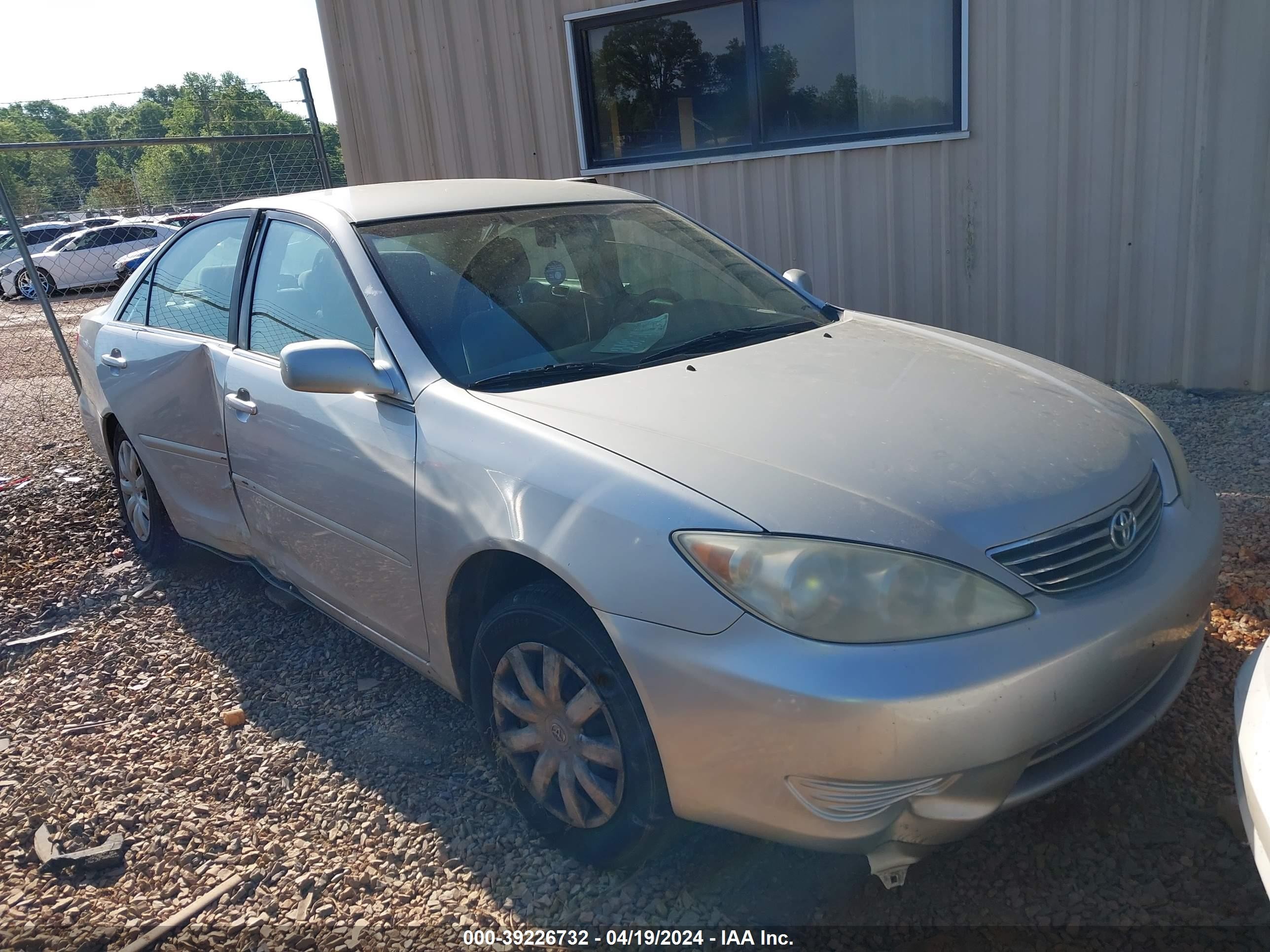 toyota camry 2005 4t1be32k65u506695