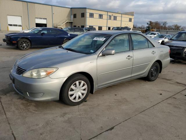 toyota camry le 2005 4t1be32k65u514070