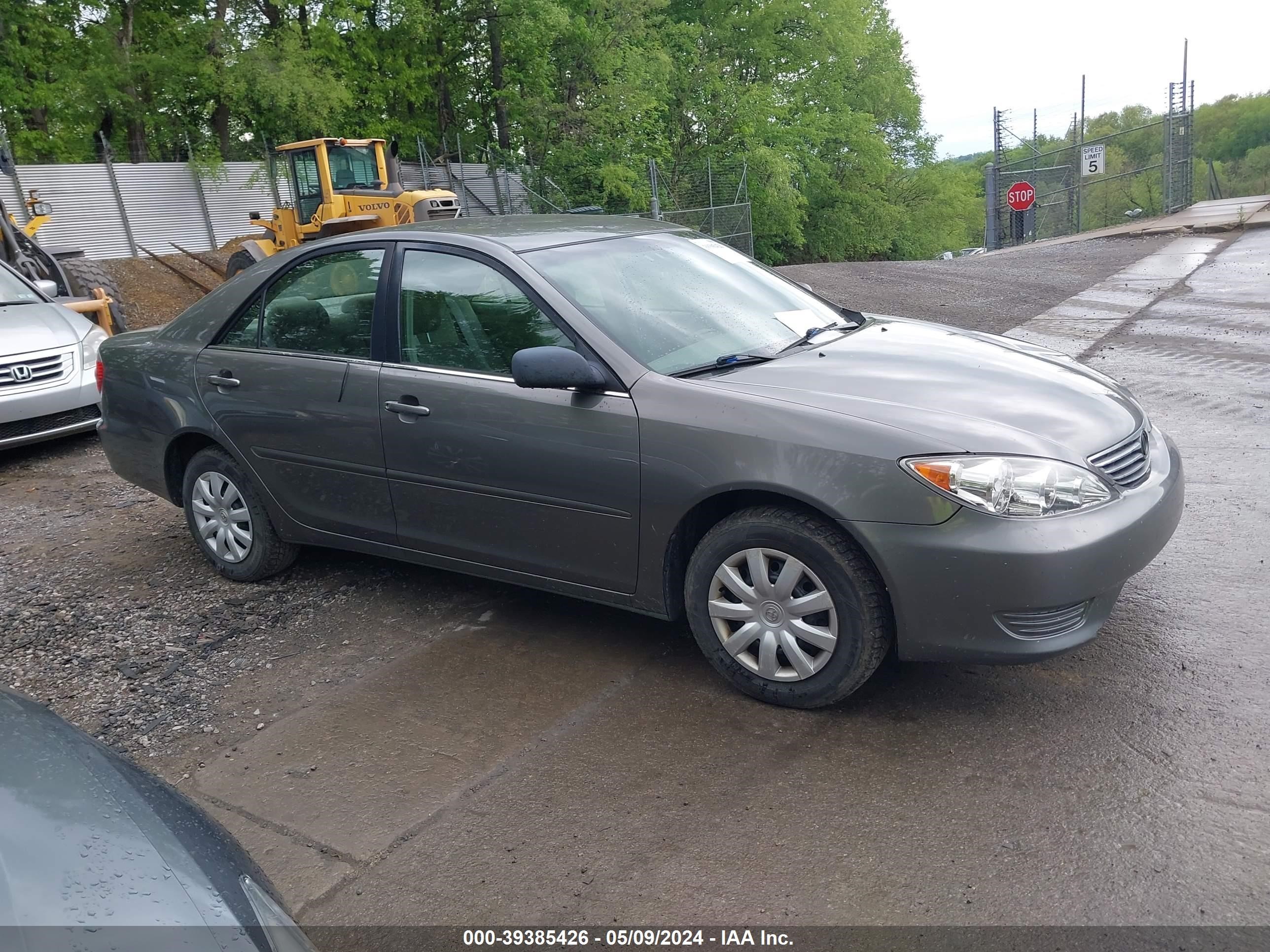 toyota camry 2005 4t1be32k65u584071