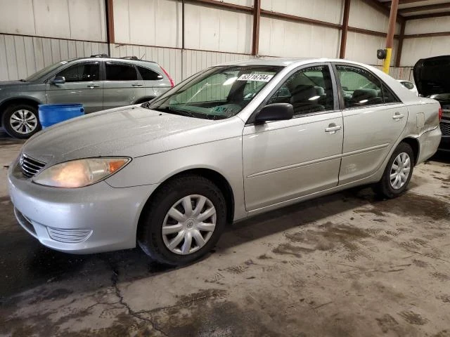 toyota camry le 2005 4t1be32k65u586645