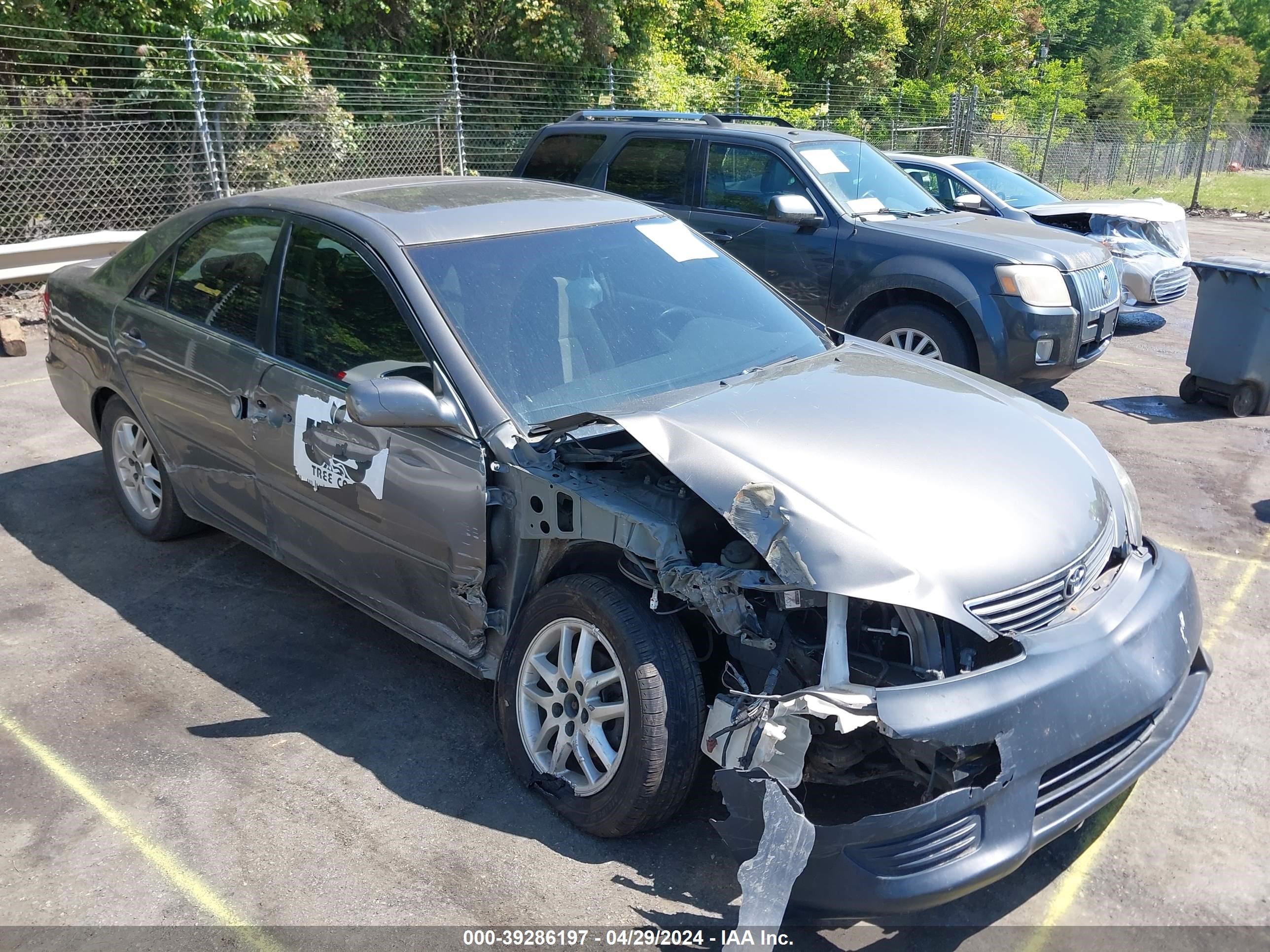 toyota camry 2005 4t1be32k75u505443