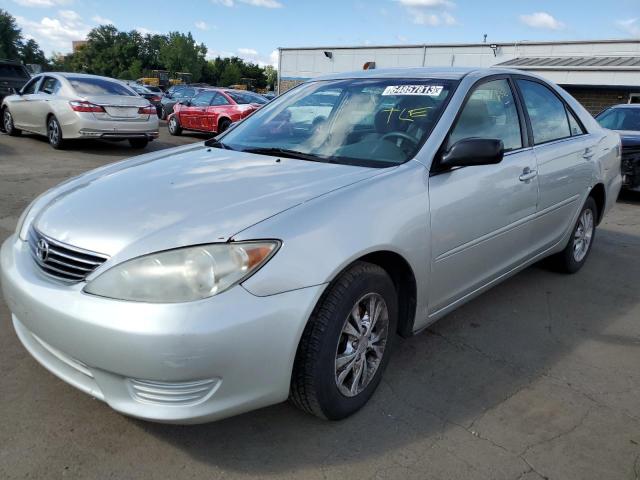 toyota camry le 2005 4t1be32k85u959541