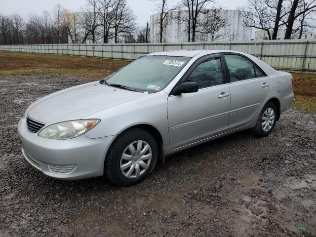 toyota camry le 2005 4t1be32k95u391588