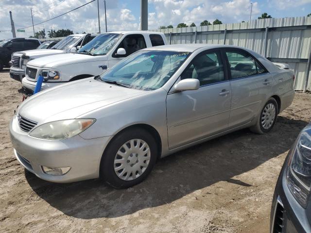 toyota camry le 2005 4t1be32kx5u405692