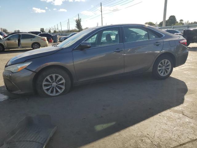 toyota camry le 2017 4t1bf1fk7hu364924