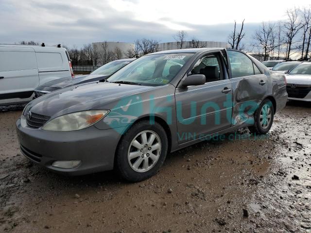 toyota camry le 2004 4t1bf30k64u581900