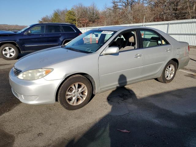 toyota camry le 2006 4t1bf30k66u633111