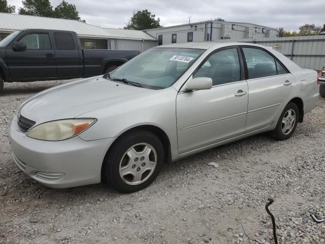 toyota camry le 2002 4t1bf32k52u500458