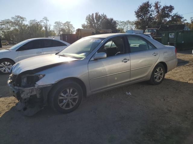 toyota camry le 2004 4t1bf32k84u573472