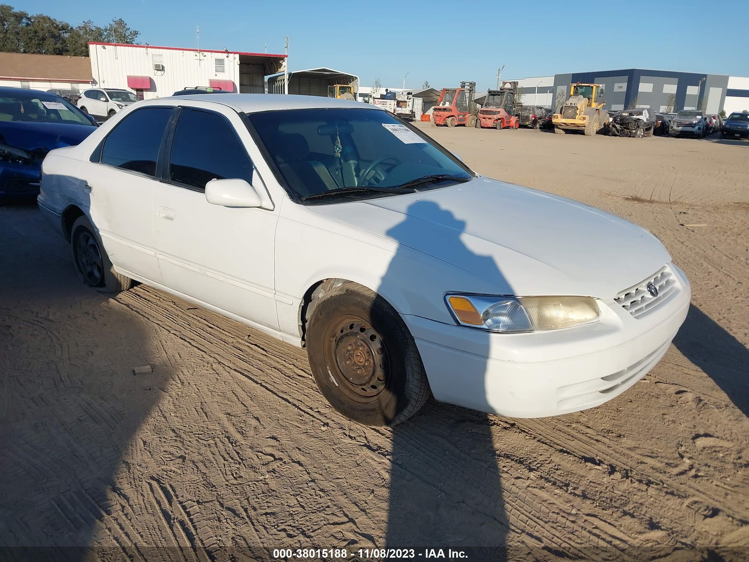 toyota camry 1998 4t1bg22k5wu267050