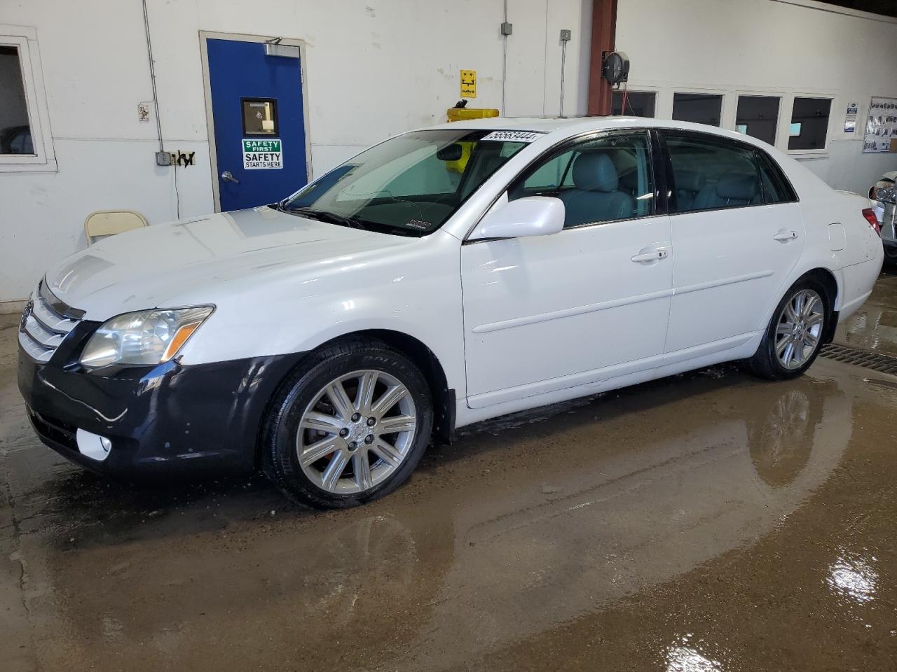 toyota avalon 2005 4t1bk36b15u038006