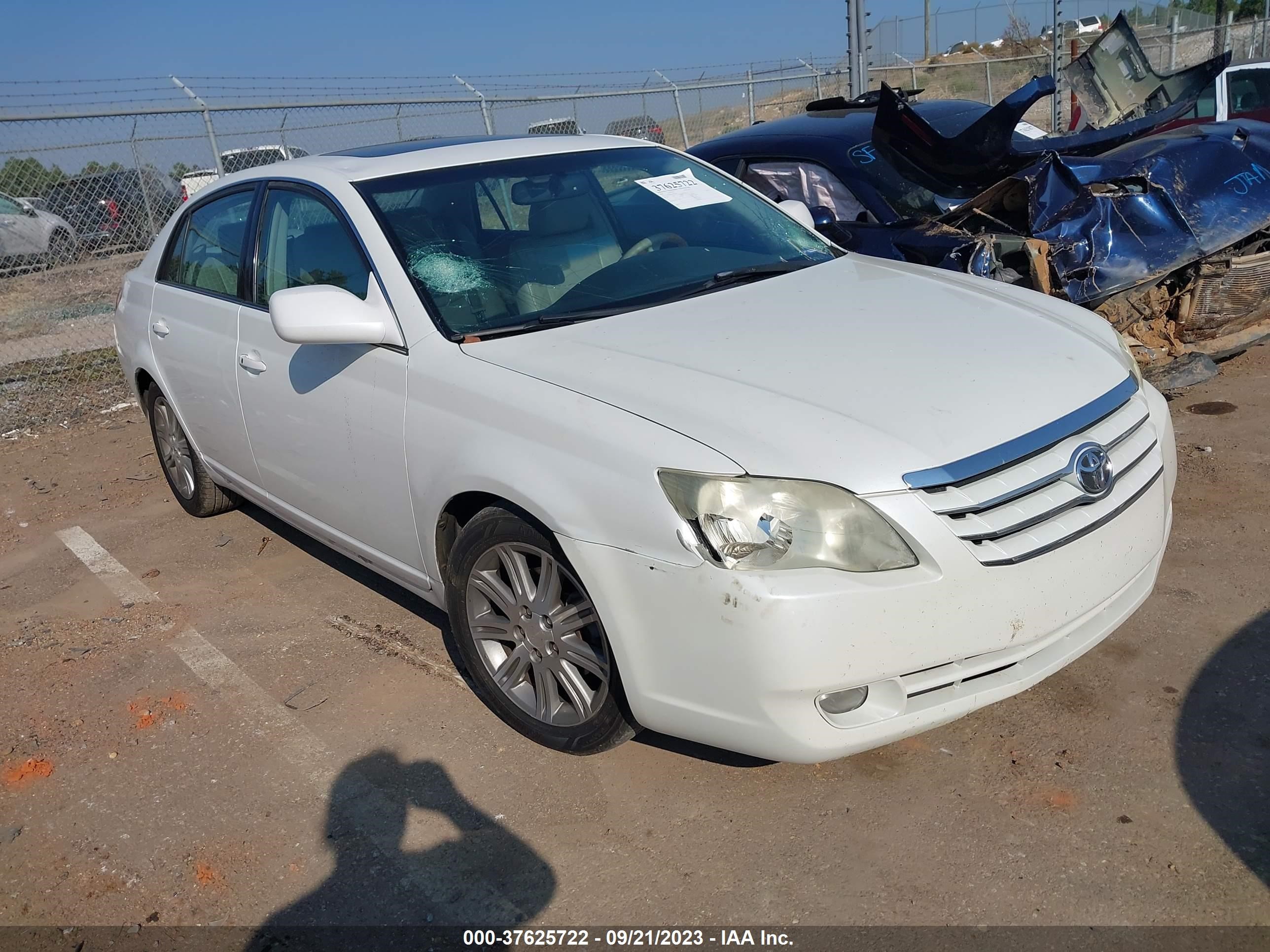 toyota avalon 2005 4t1bk36b45u061280