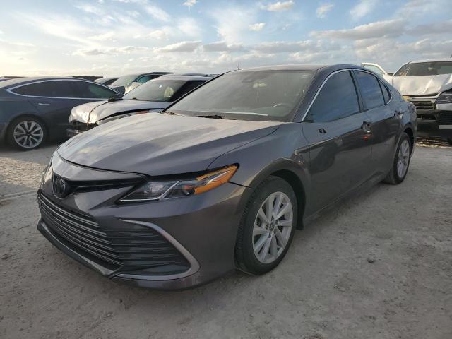 toyota camry le 2022 4t1c11ak7nu063351