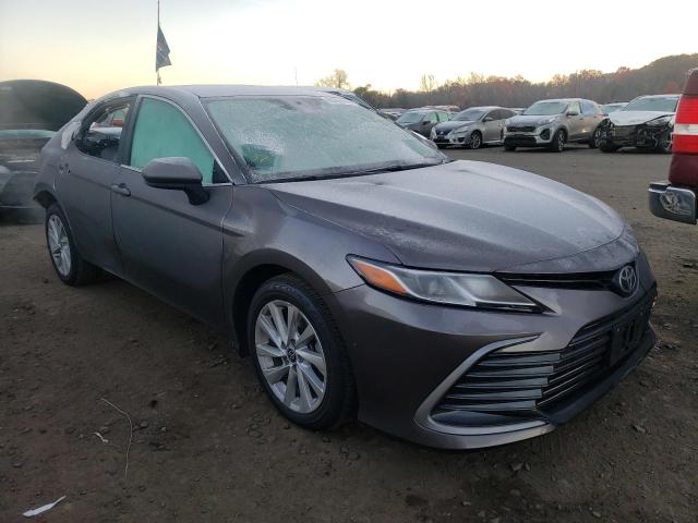 toyota camry le 2022 4t1c11ak7nu652058