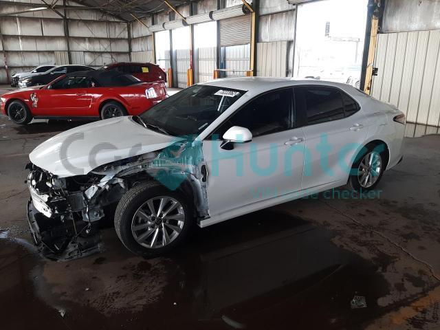 toyota camry le 2021 4t1c11akxmu438843