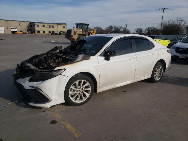 toyota camry le 2022 4t1c11akxnu694269