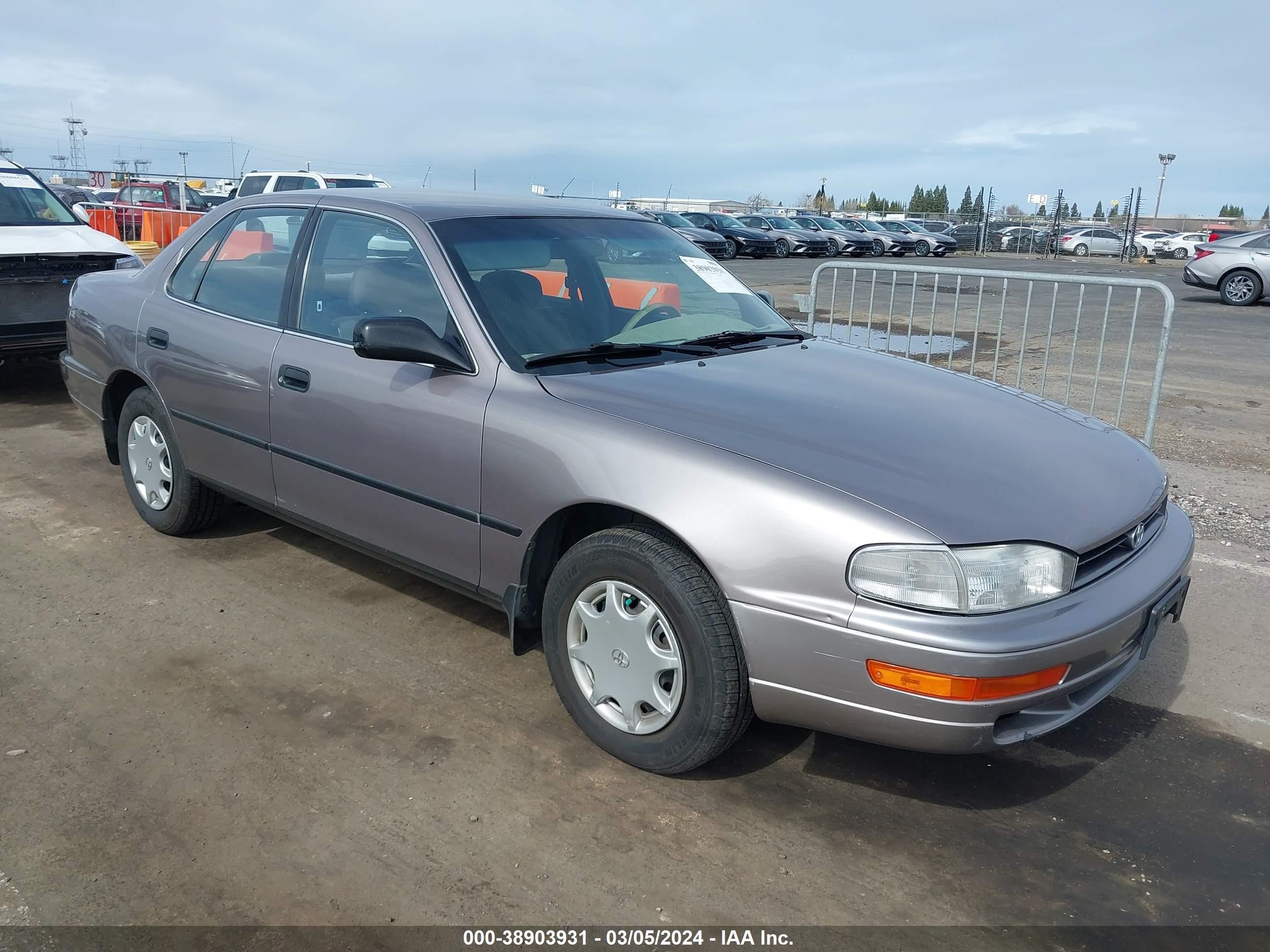 toyota camry 1992 4t1sk11e8nu093929