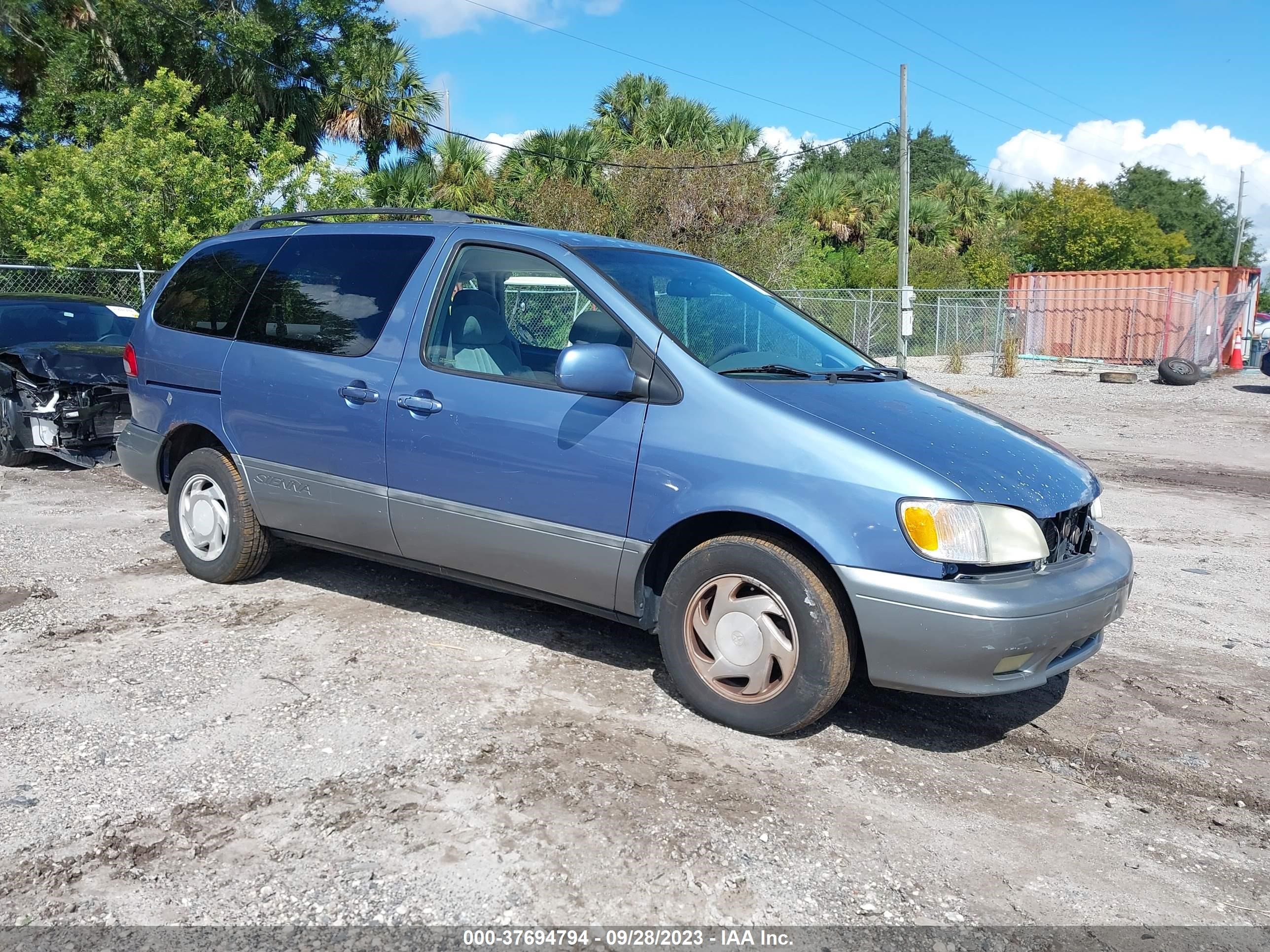 toyota sienna 2001 4t3zf13c31u364640