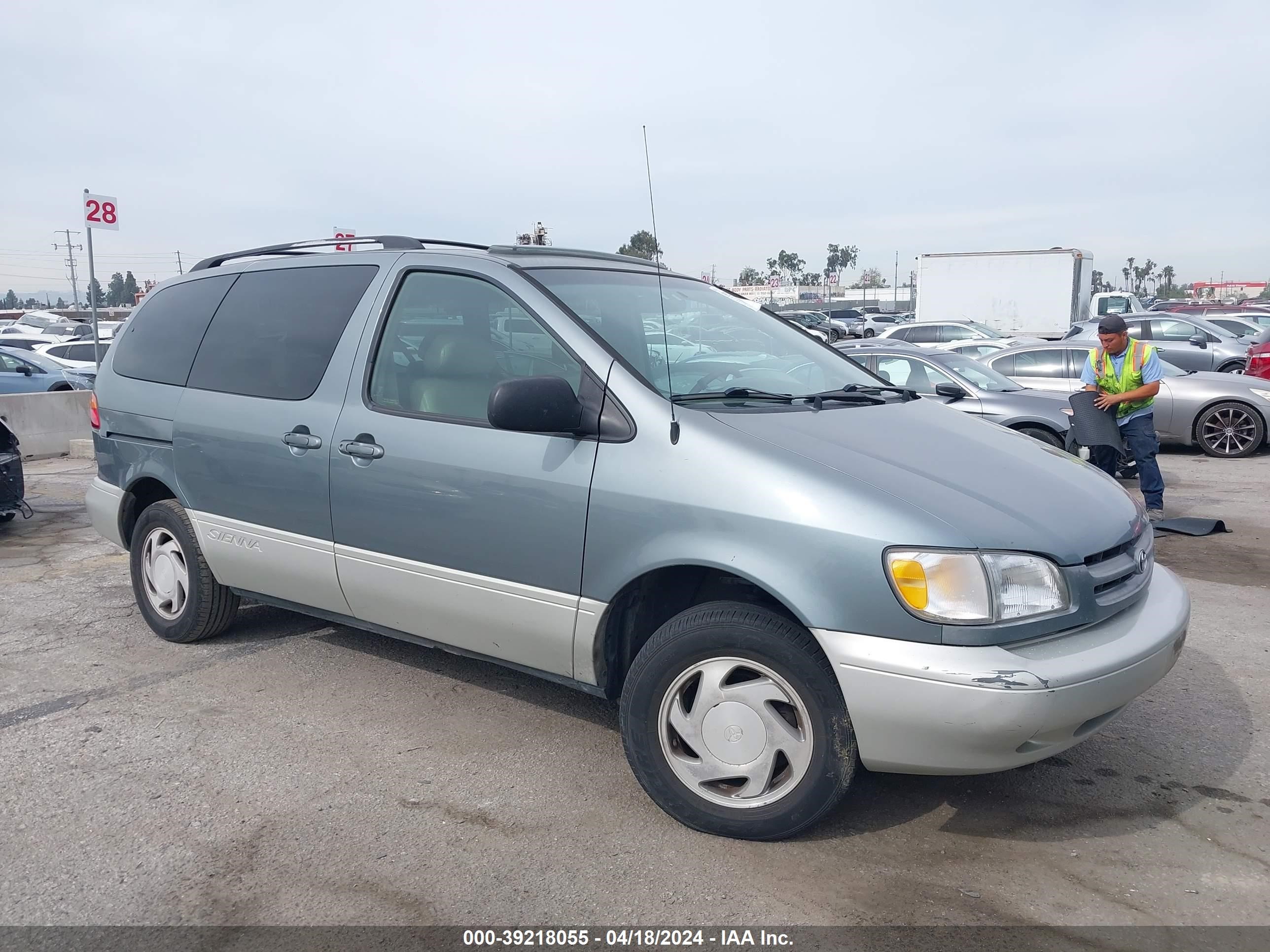 toyota sienna 1998 4t3zf13c4wu054553