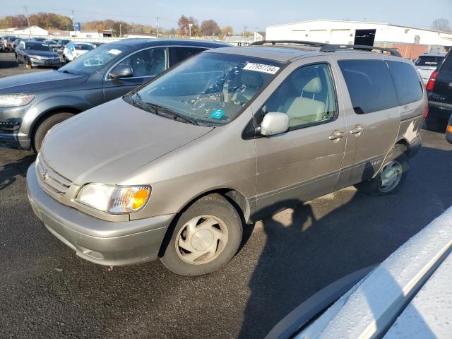 toyota sienna le 2002 4t3zf13c52u458553