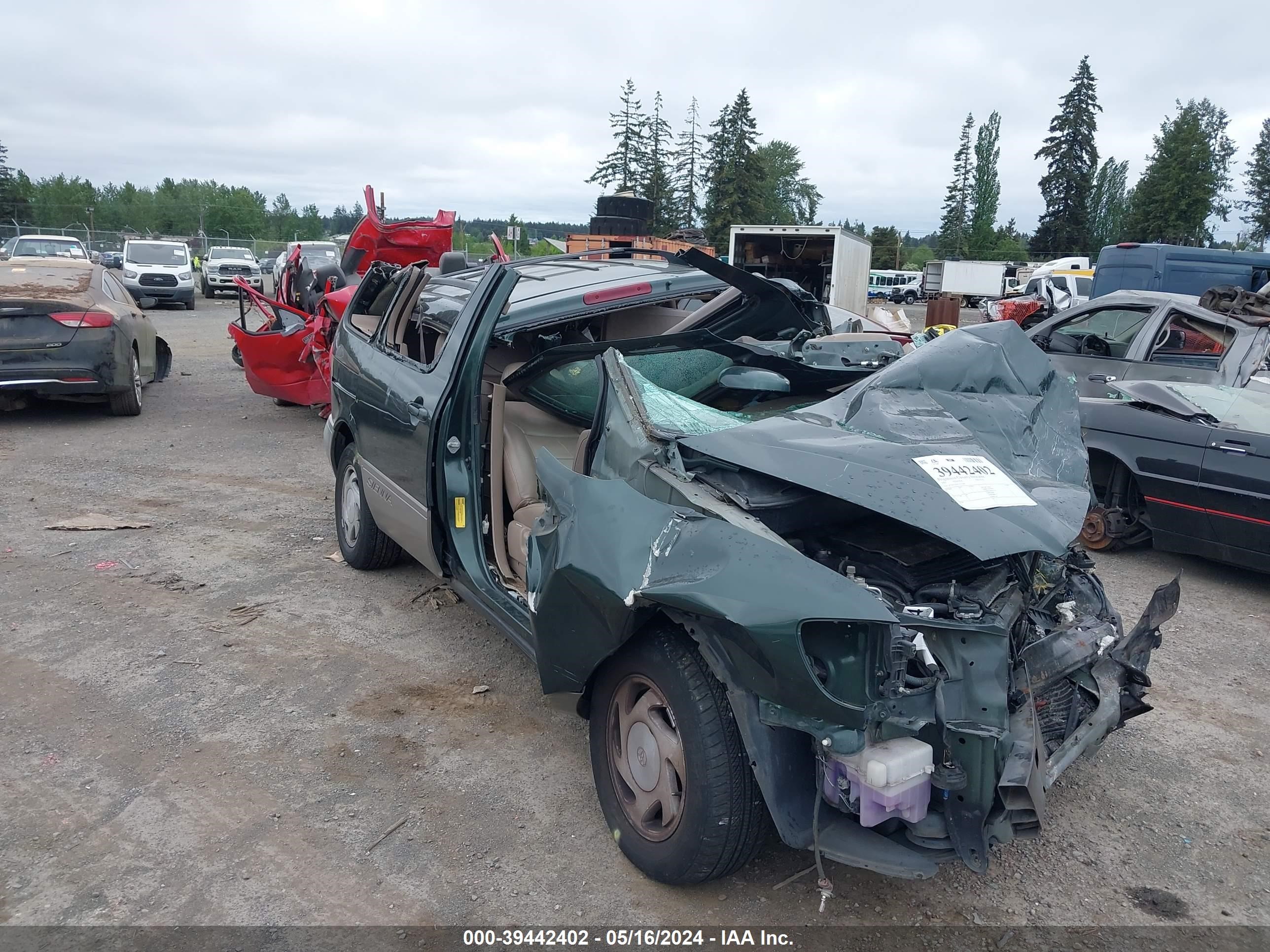 toyota sienna 2001 4t3zf13c61u373560