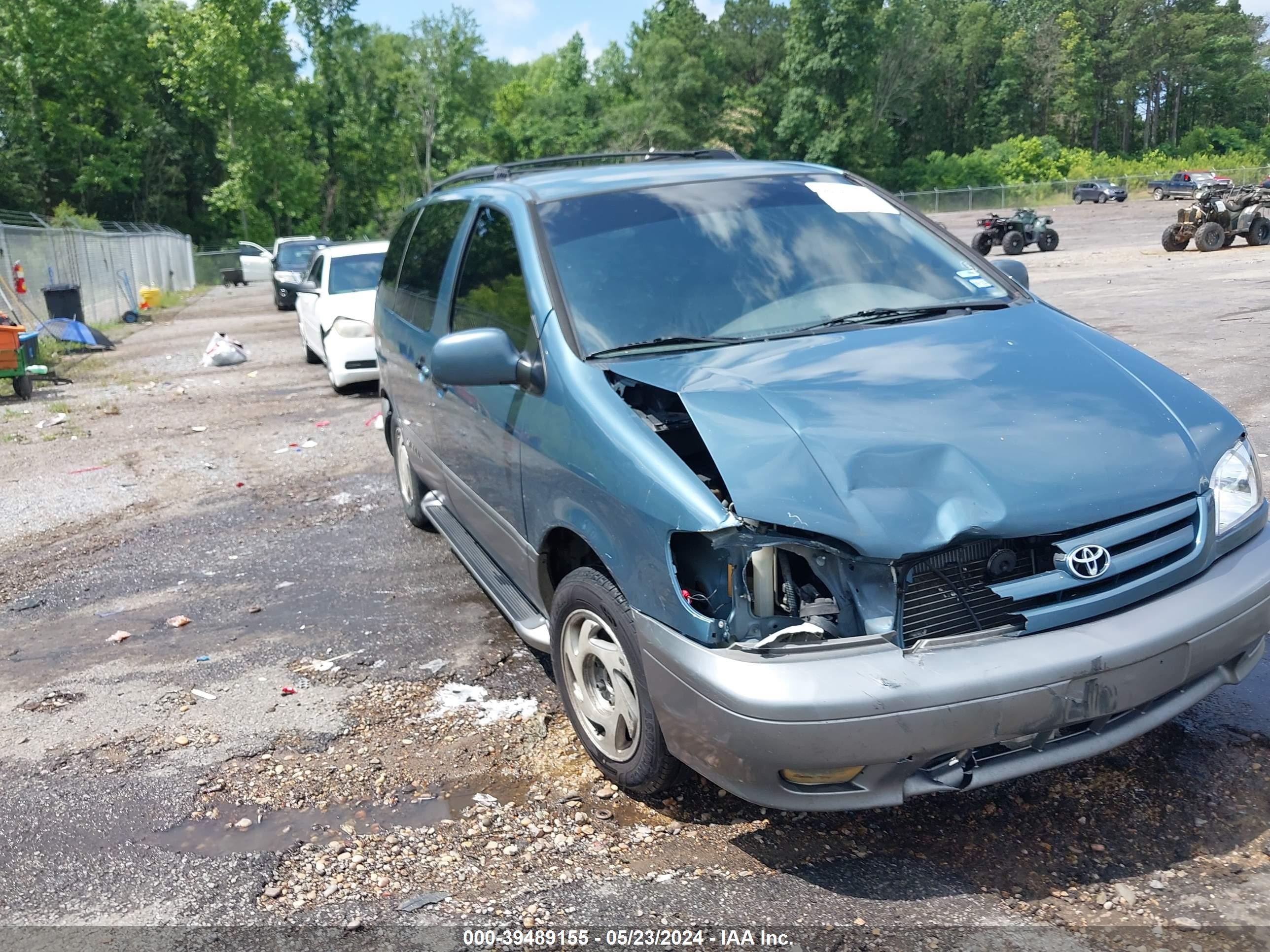 toyota sienna 2002 4t3zf13c72u454407