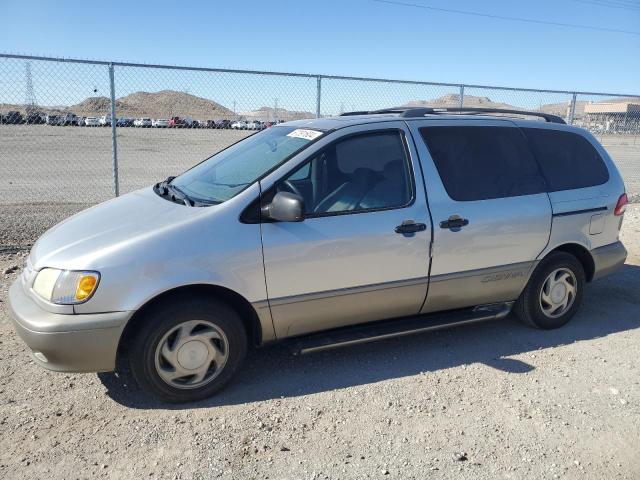 toyota sienna le 2001 4t3zf13c81u326613