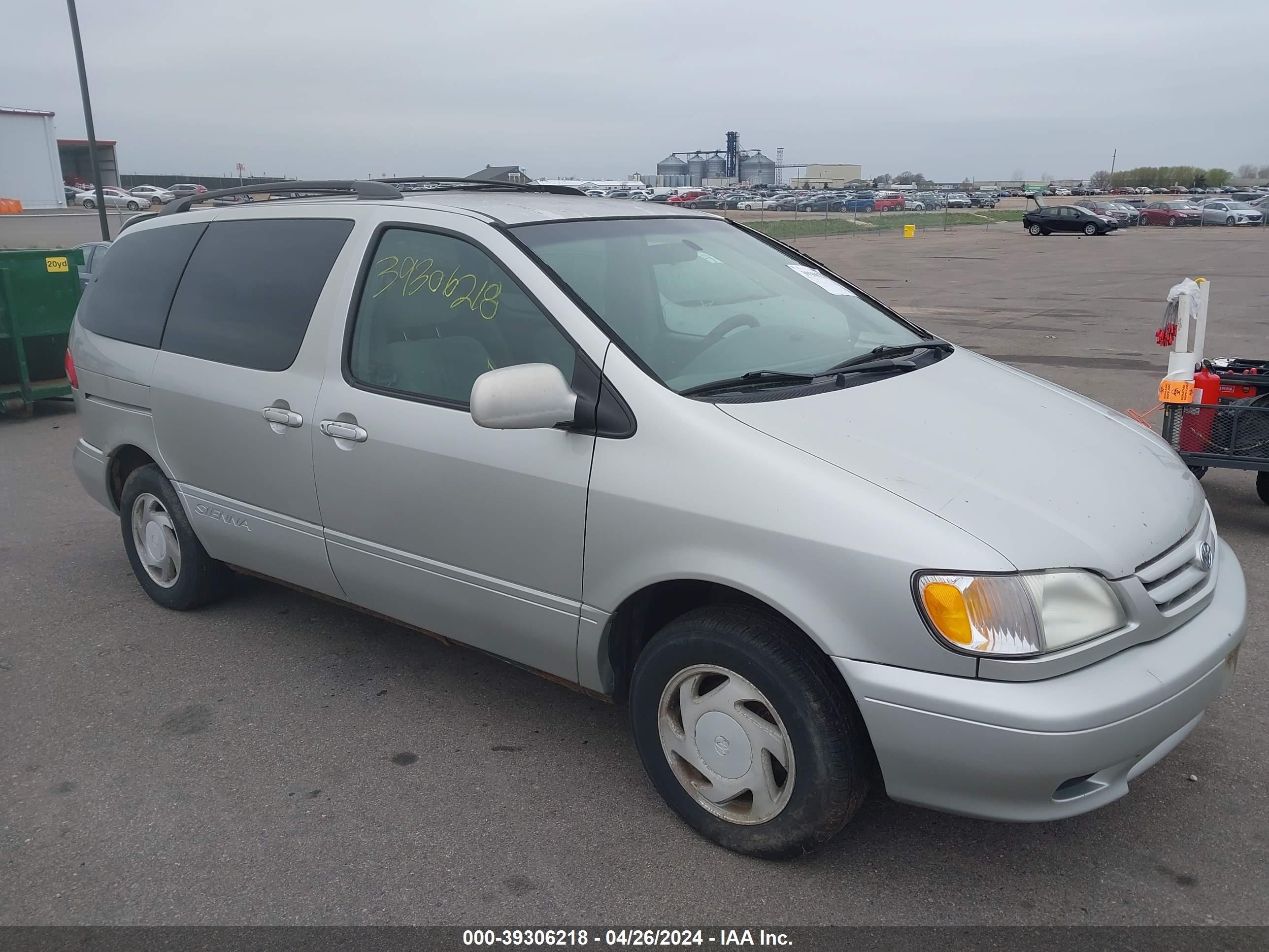 toyota sienna 2003 4t3zf13c83u513613