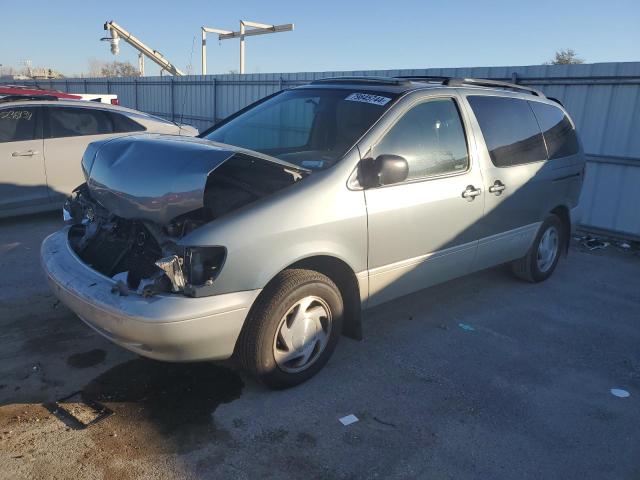 toyota sienna le 1999 4t3zf13c9xu121147