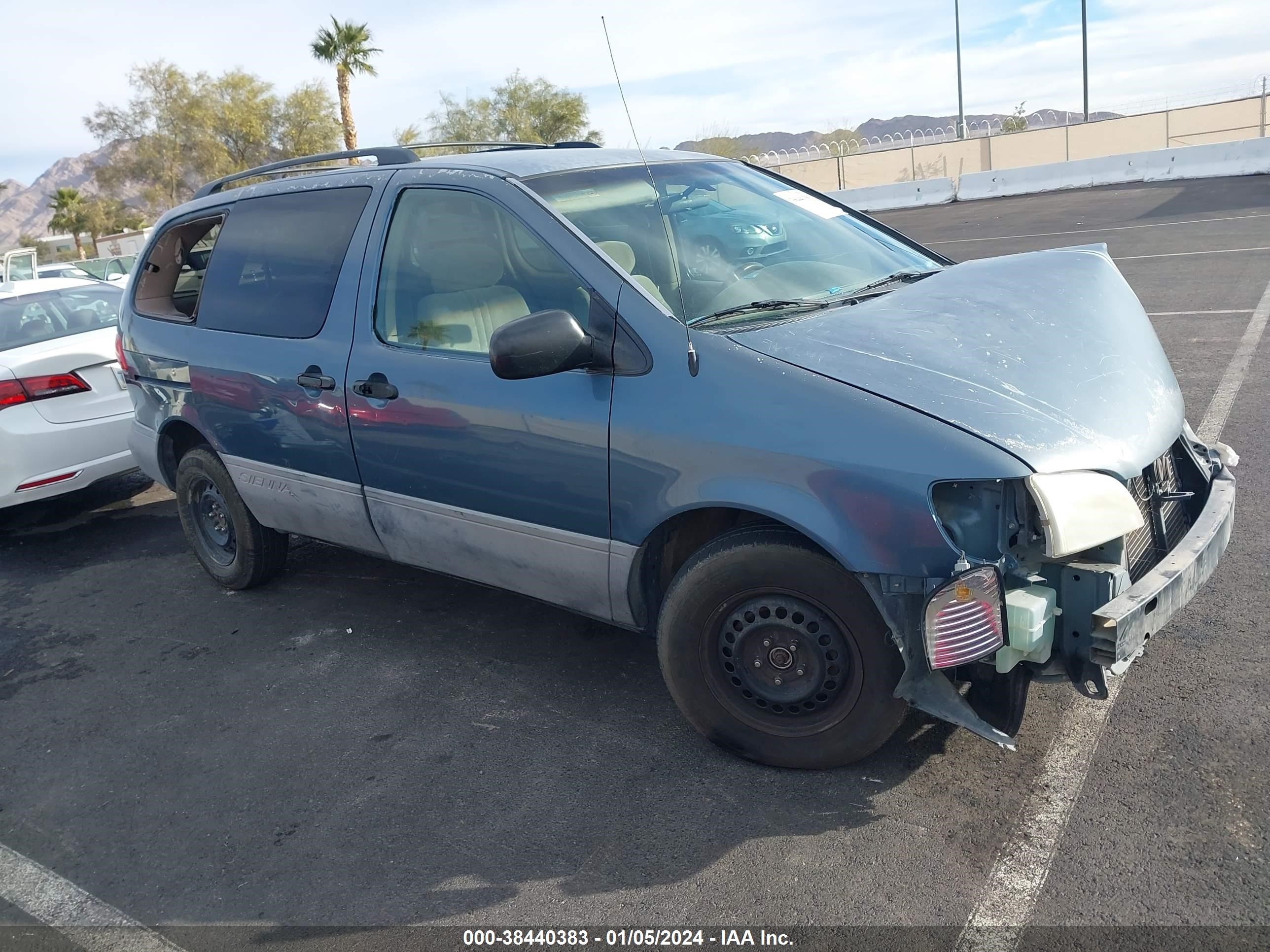 toyota sienna 2001 4t3zf19c31u405145