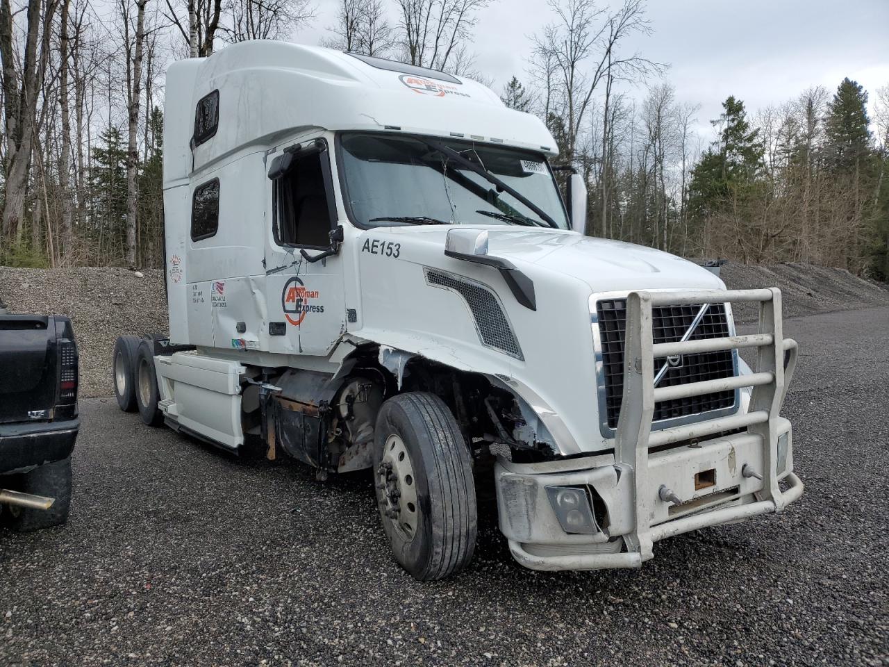 volvo  2018 4v4nc9eh2jn886346