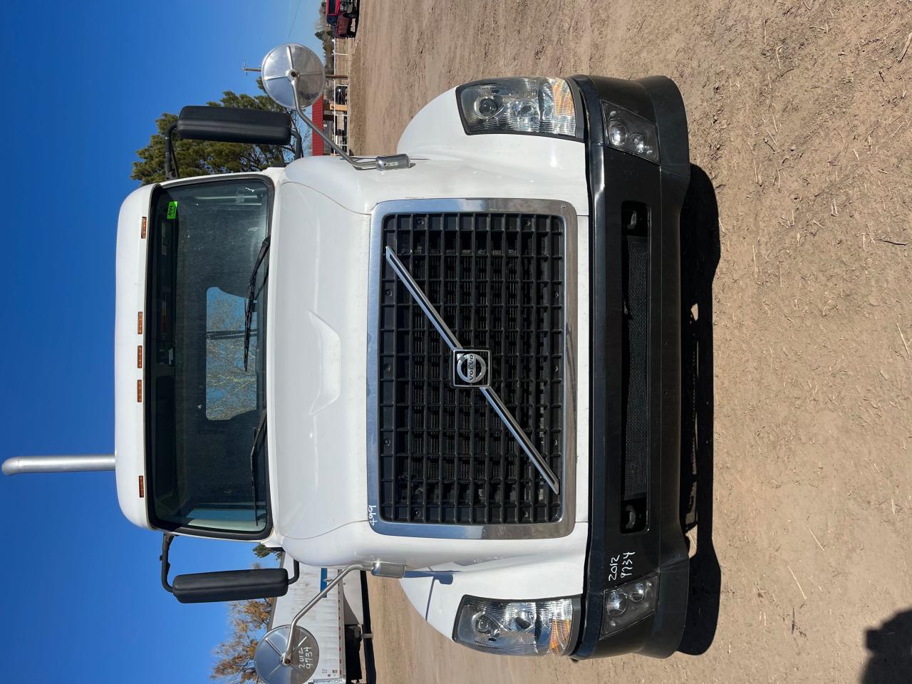 volvo  2012 4v4nc9eh4cn539734