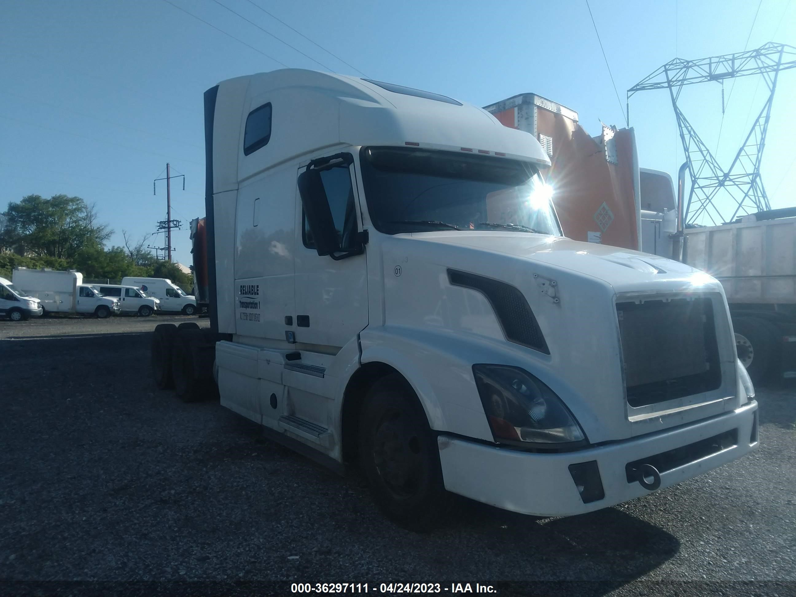 volvo  2016 4v4nc9eh4gn953747