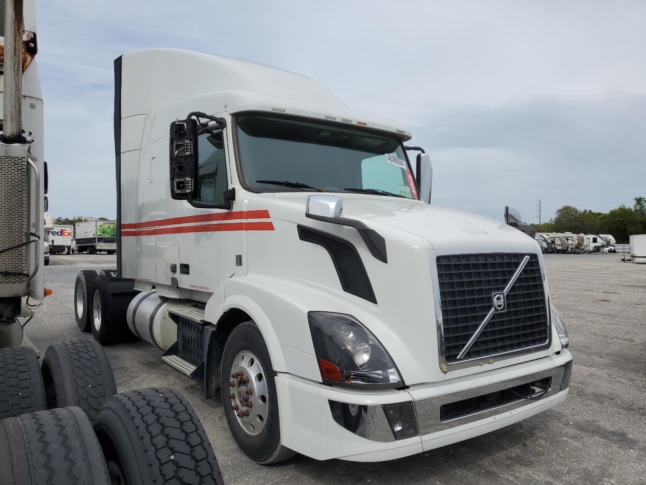 volvo  2017 4v4nc9eh4hn984630