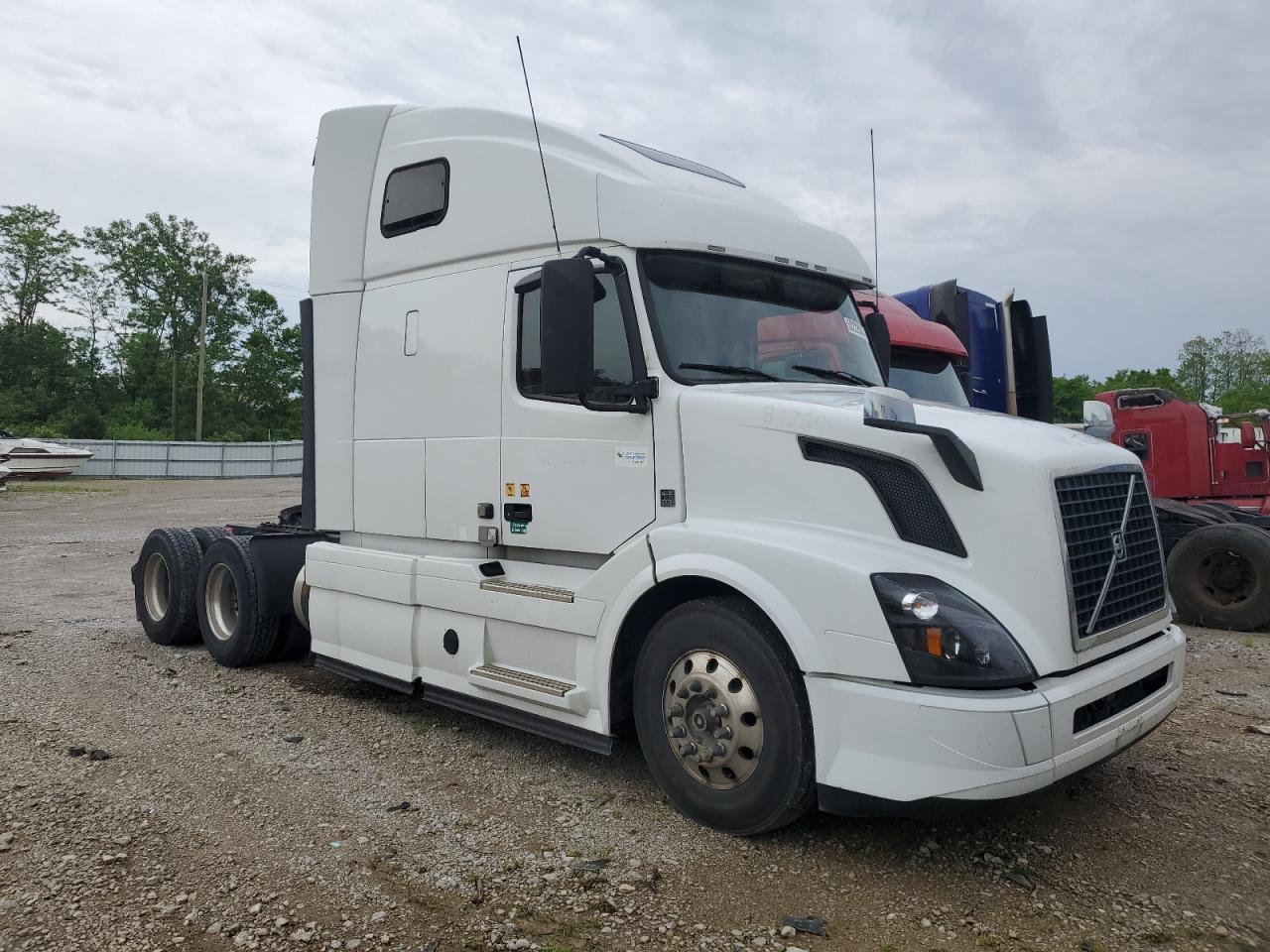 volvo  2018 4v4nc9eh4jn892309