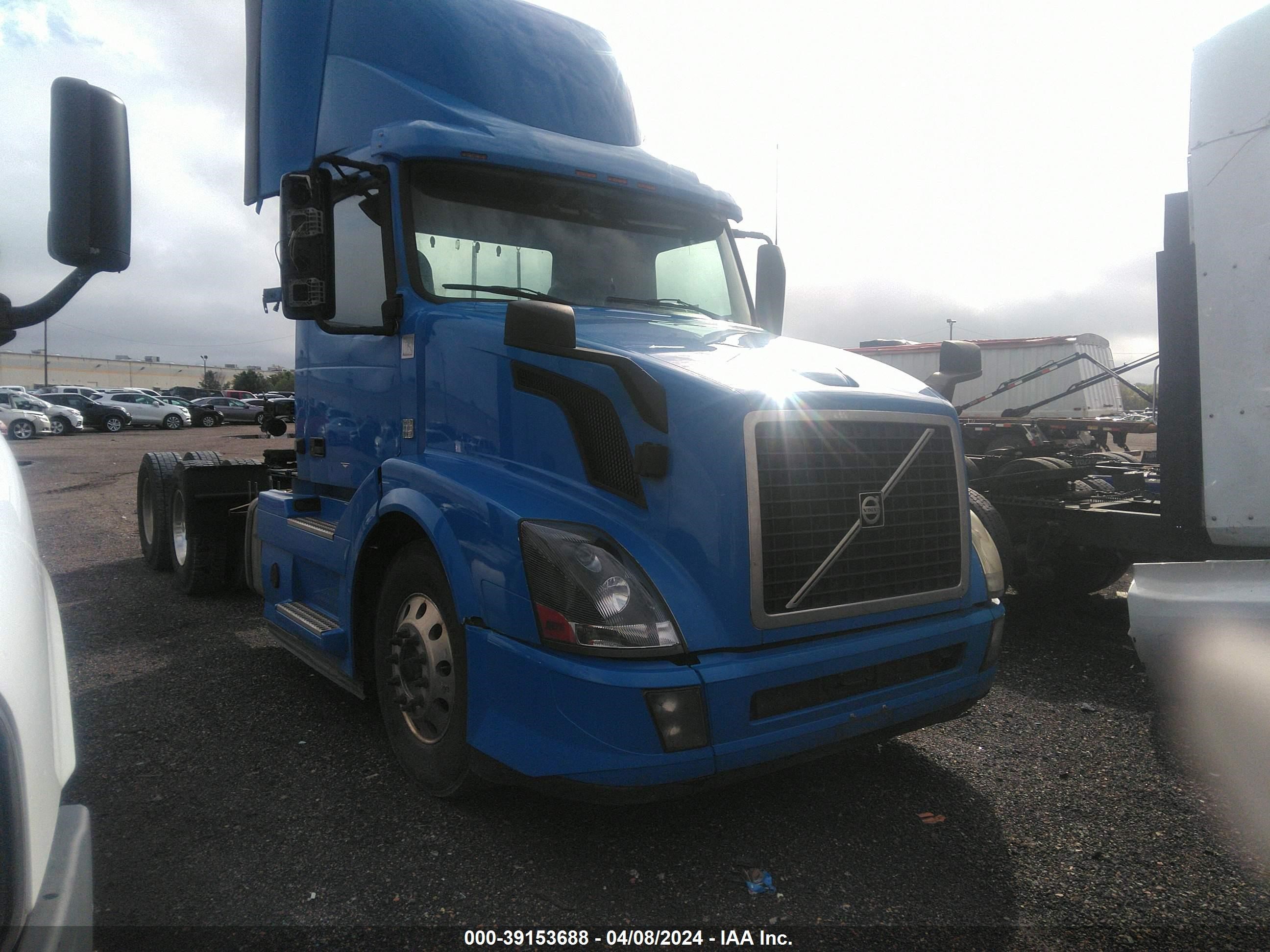 volvo  2016 4v4nc9eh6gn928302