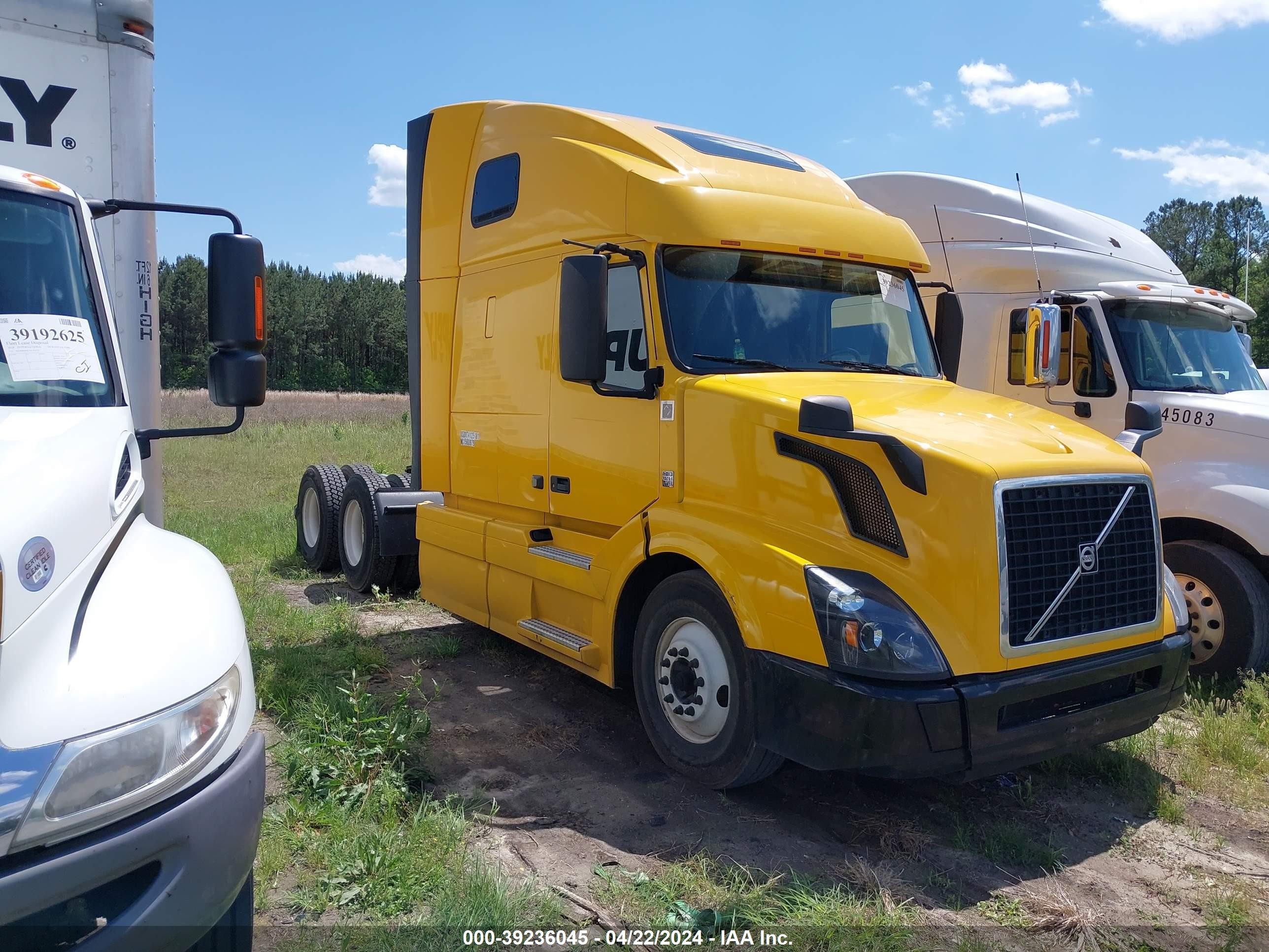 volvo  2017 4v4nc9eh6hn972561