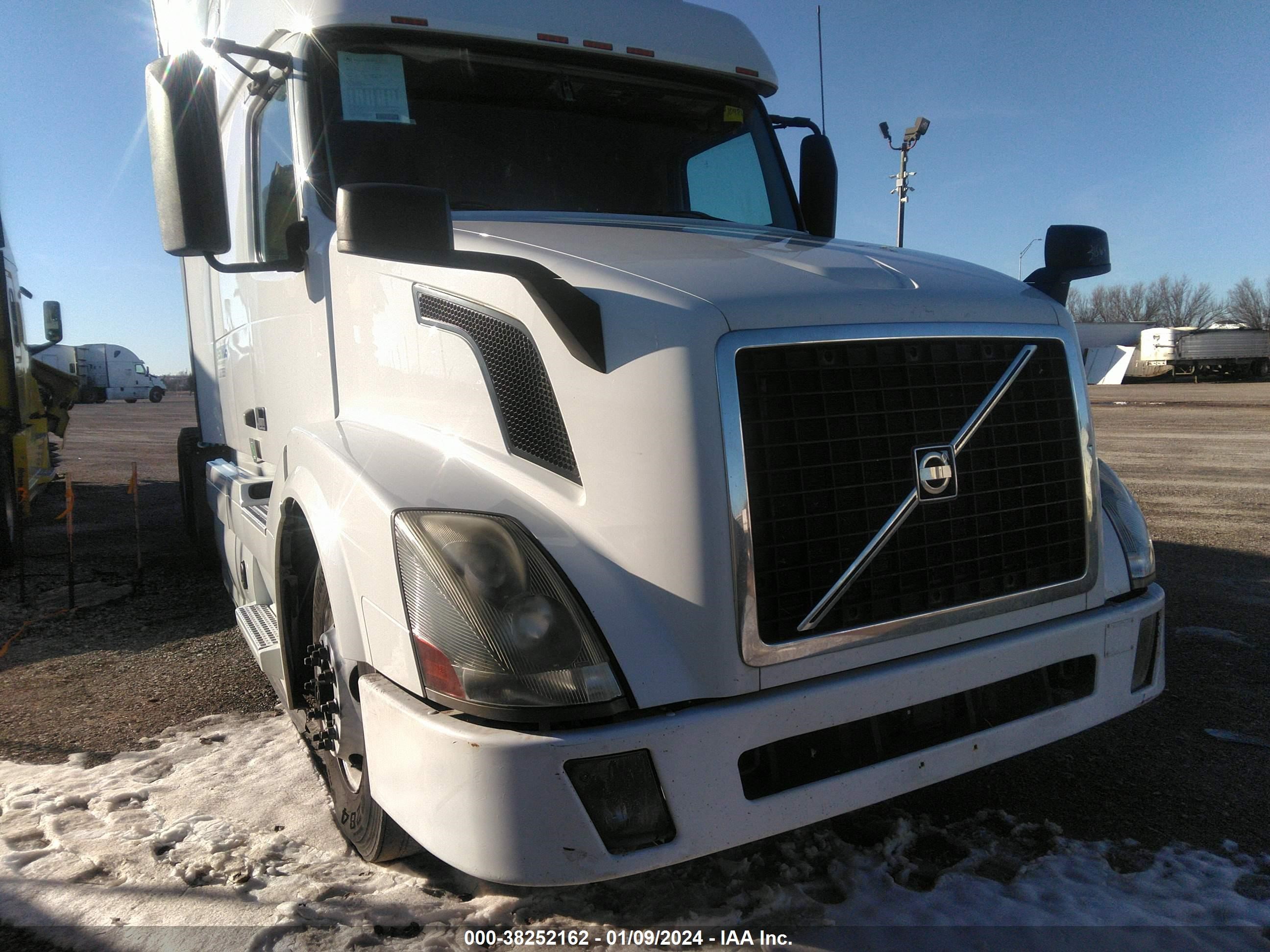 volvo  2016 4v4nc9eh8gn953783