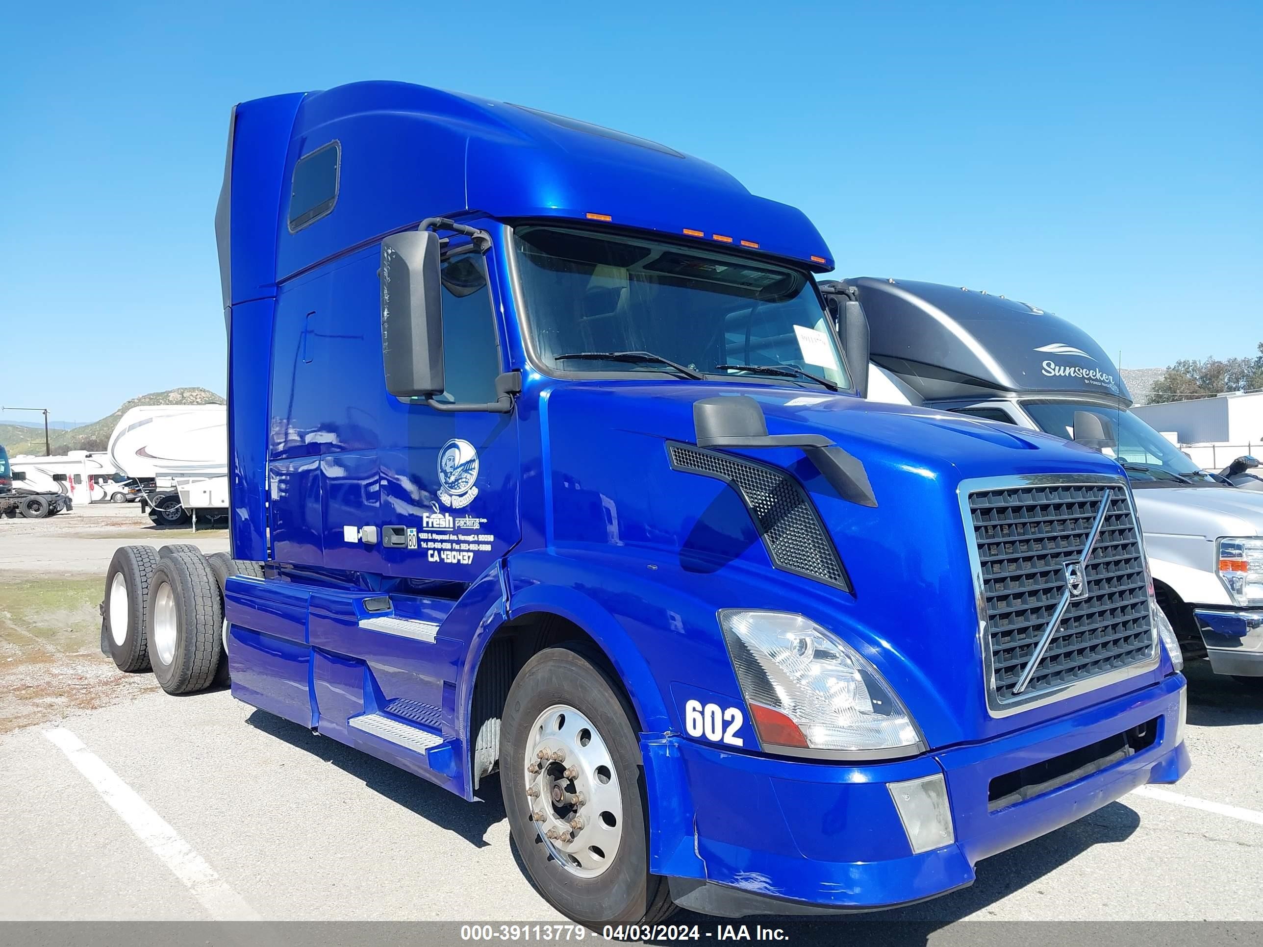 volvo  2013 4v4nc9tg8dn563689