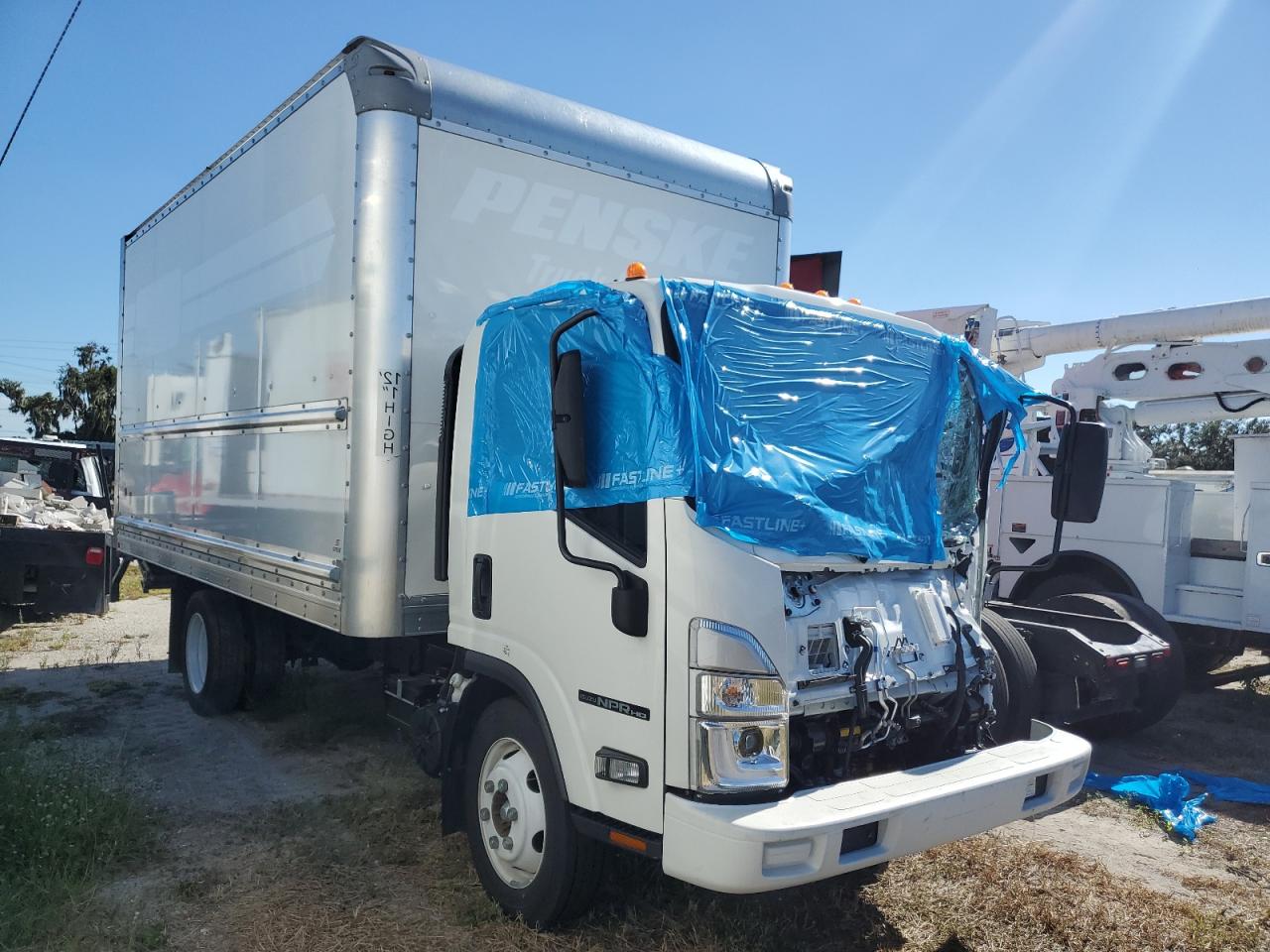 isuzu  2023 54dc4w1d1ps201776