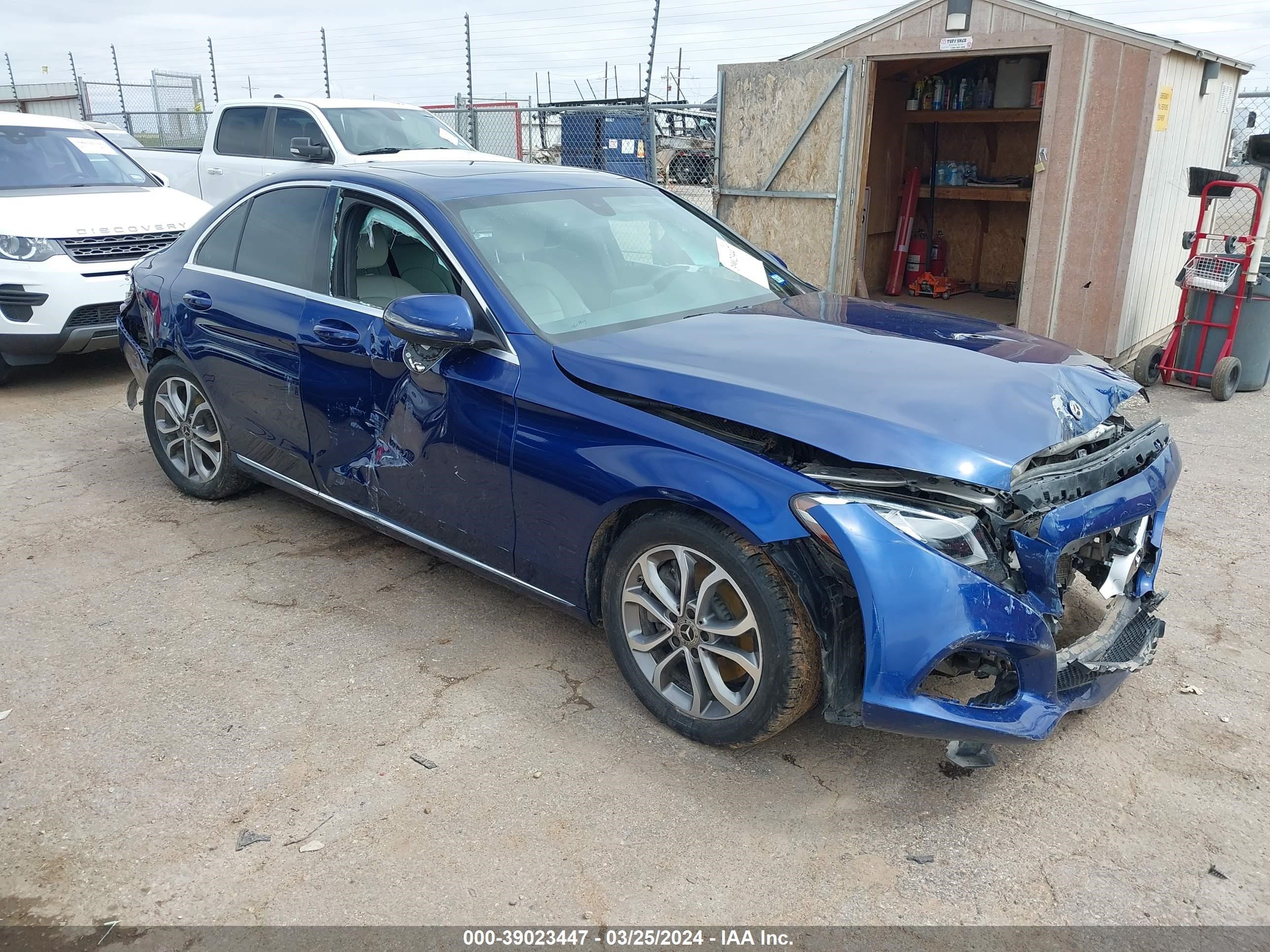 mercedes-benz  2018 55swf4jb1ju254088