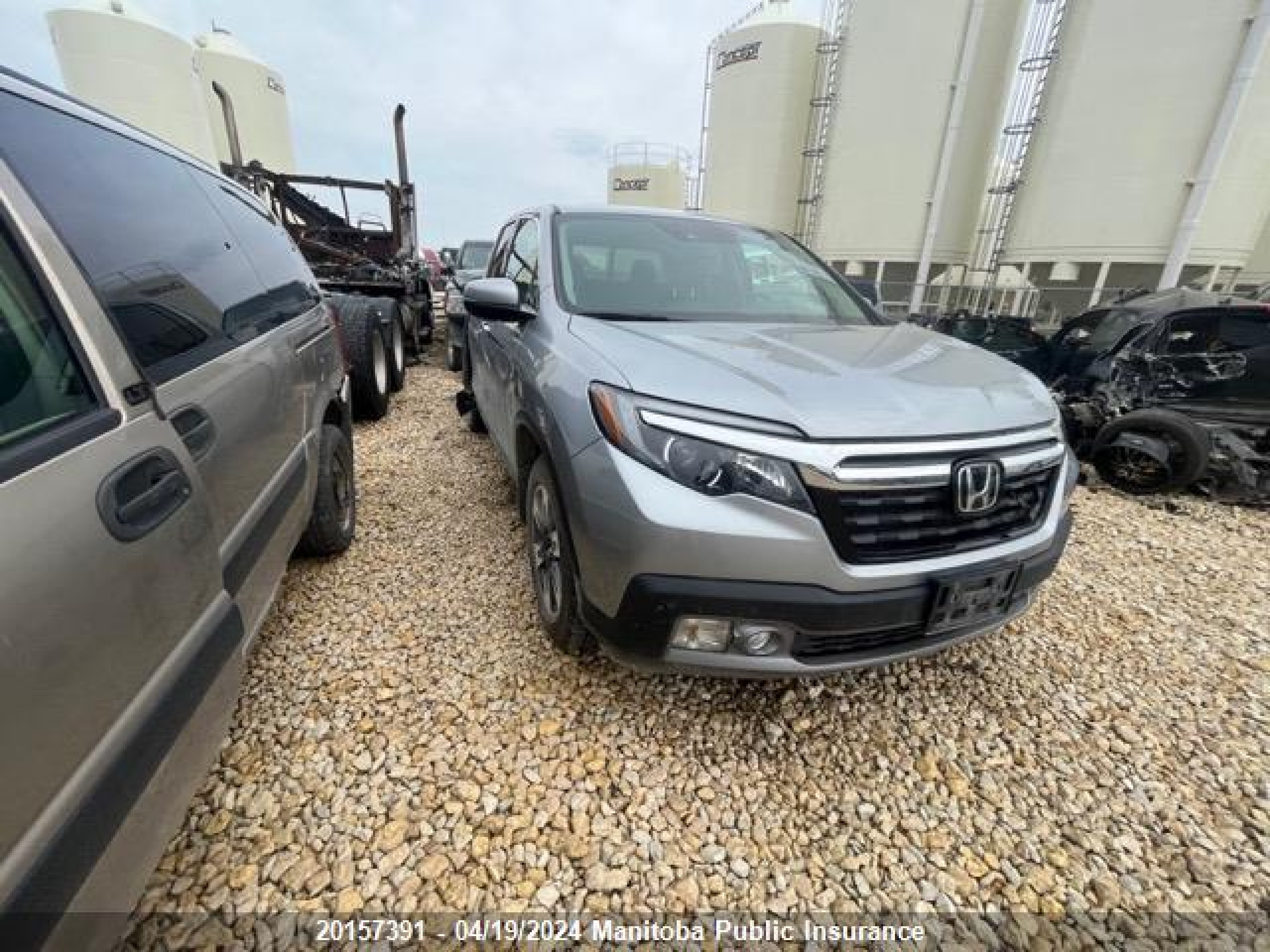 honda ridgeline 2017 5fpyk3f73hb502136