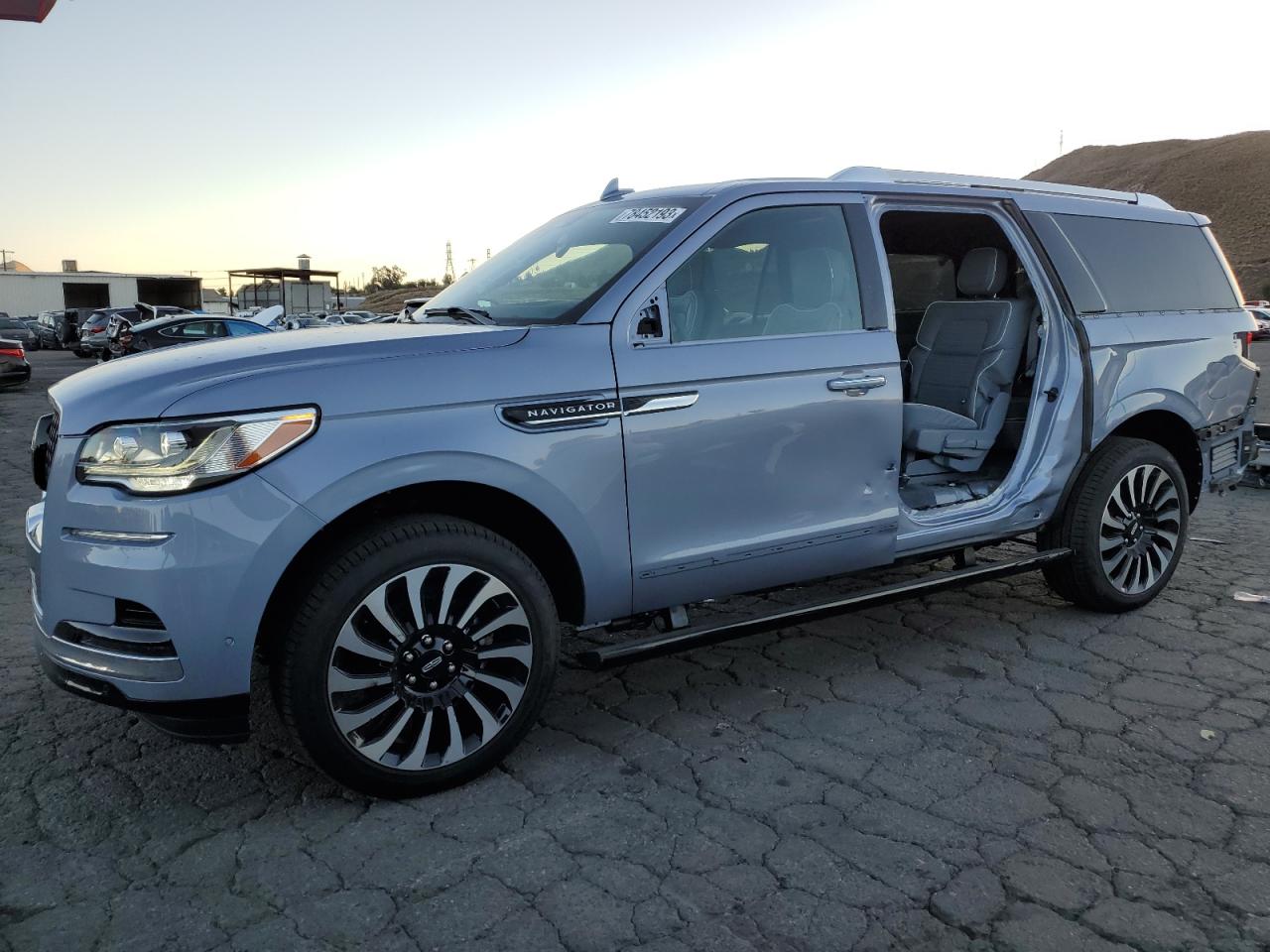 lincoln navigator 2023 5lmjj3tg8pel11712