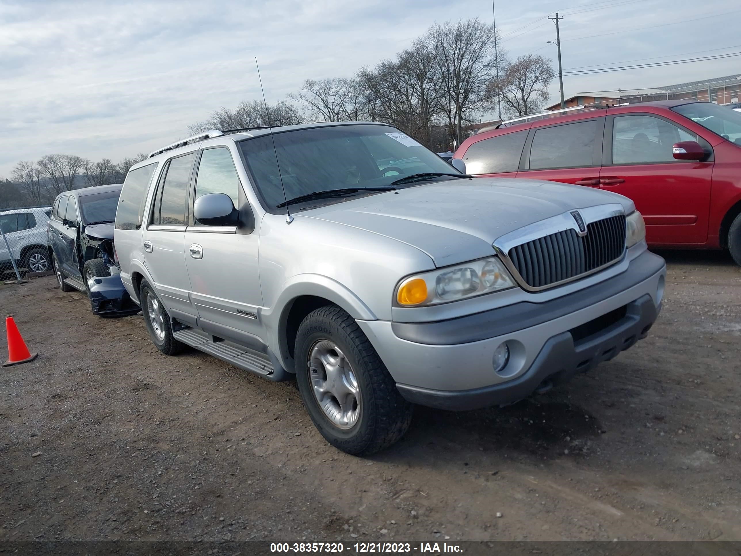 lincoln navigator 1999 5lmpu28l4xlj09611