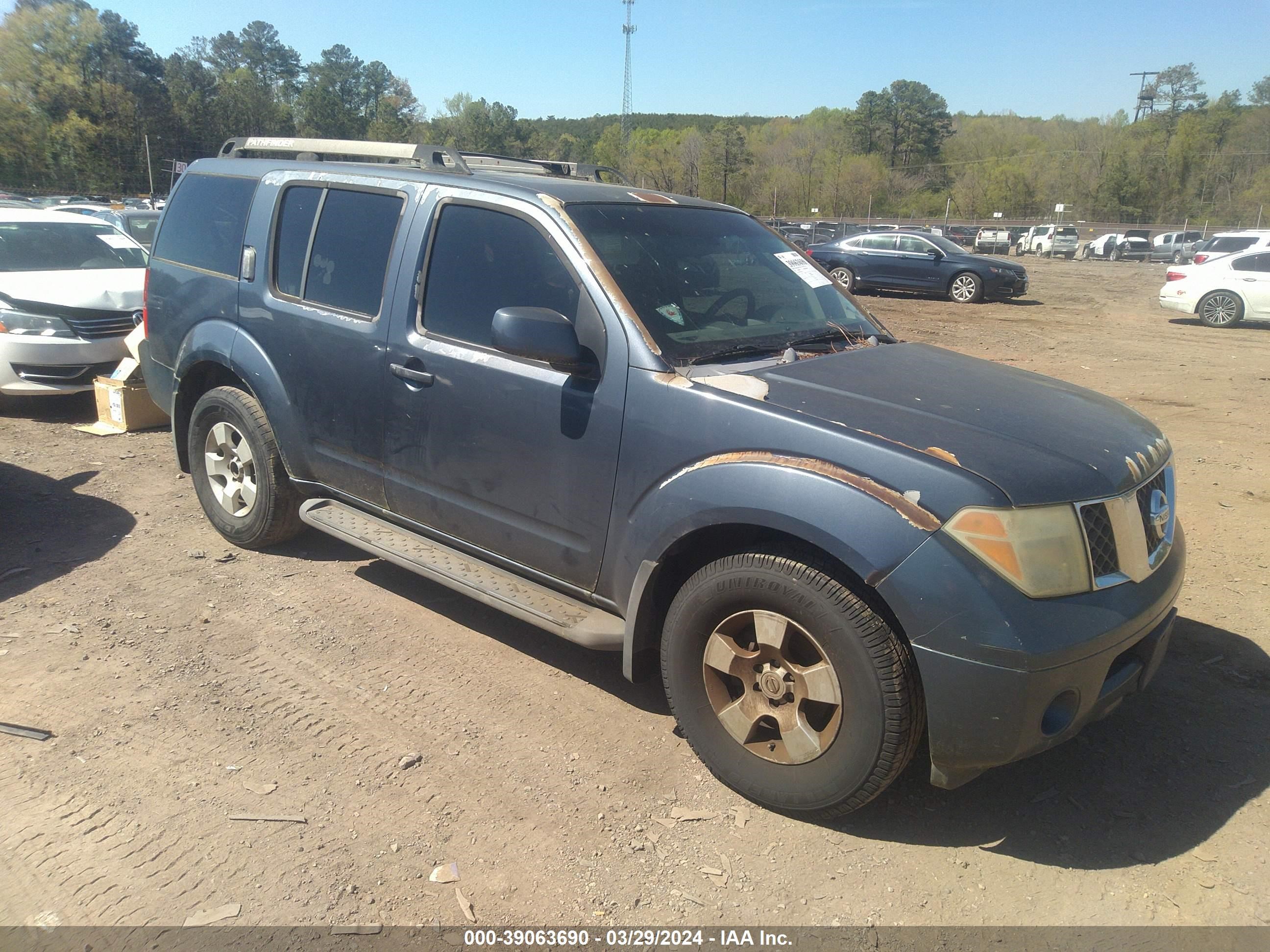 nissan pathfinder 2005 5n1ar18u45c708244