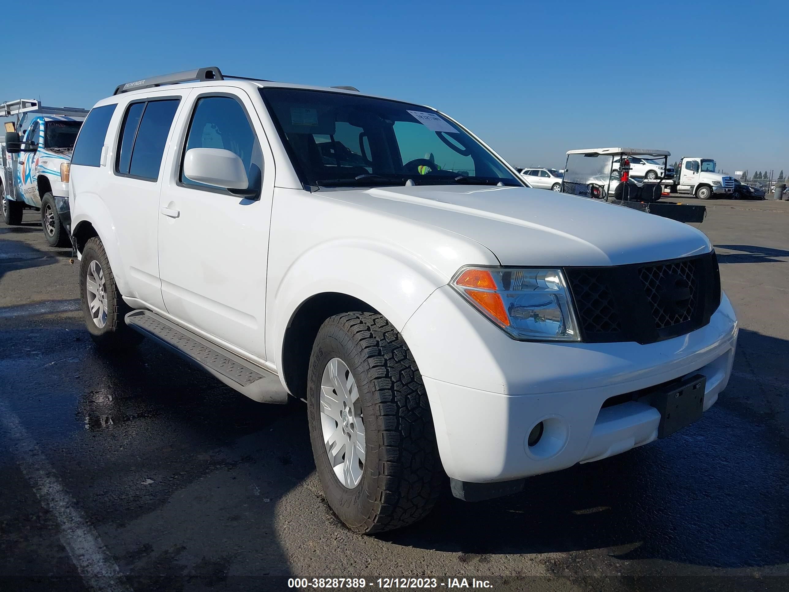 nissan pathfinder 2005 5n1ar18w75c706246