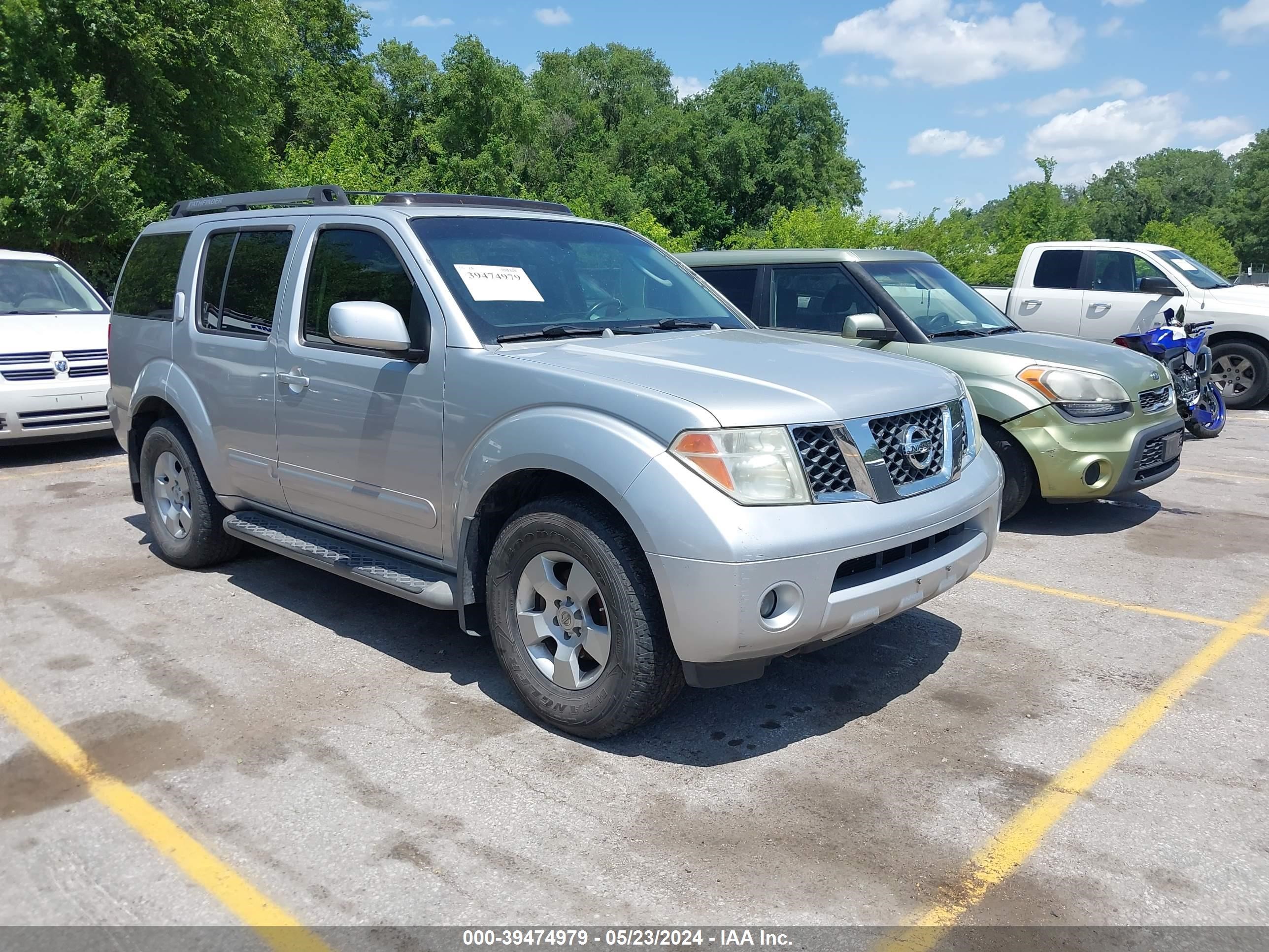 nissan pathfinder 2005 5n1ar18w75c761957