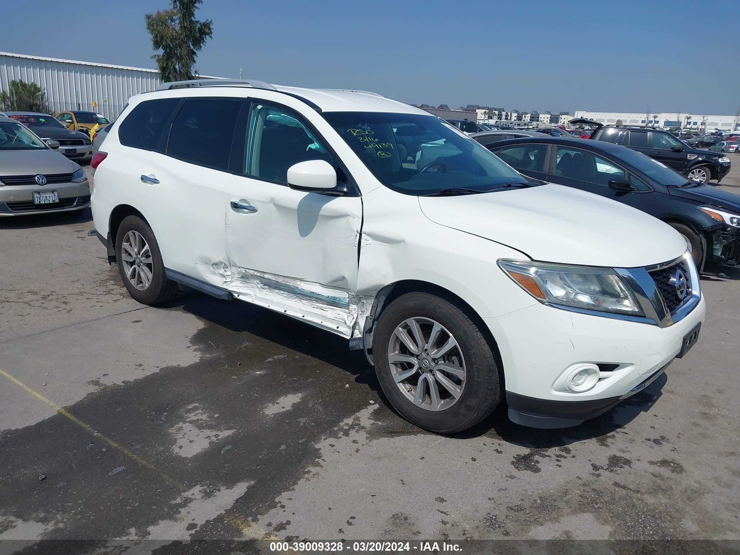 nissan pathfinder 2016 5n1ar2mn6gc665582